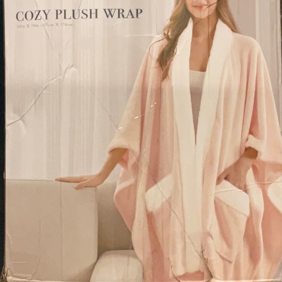 Luxurious Pink Women's Robe - Picture 2 of 2
